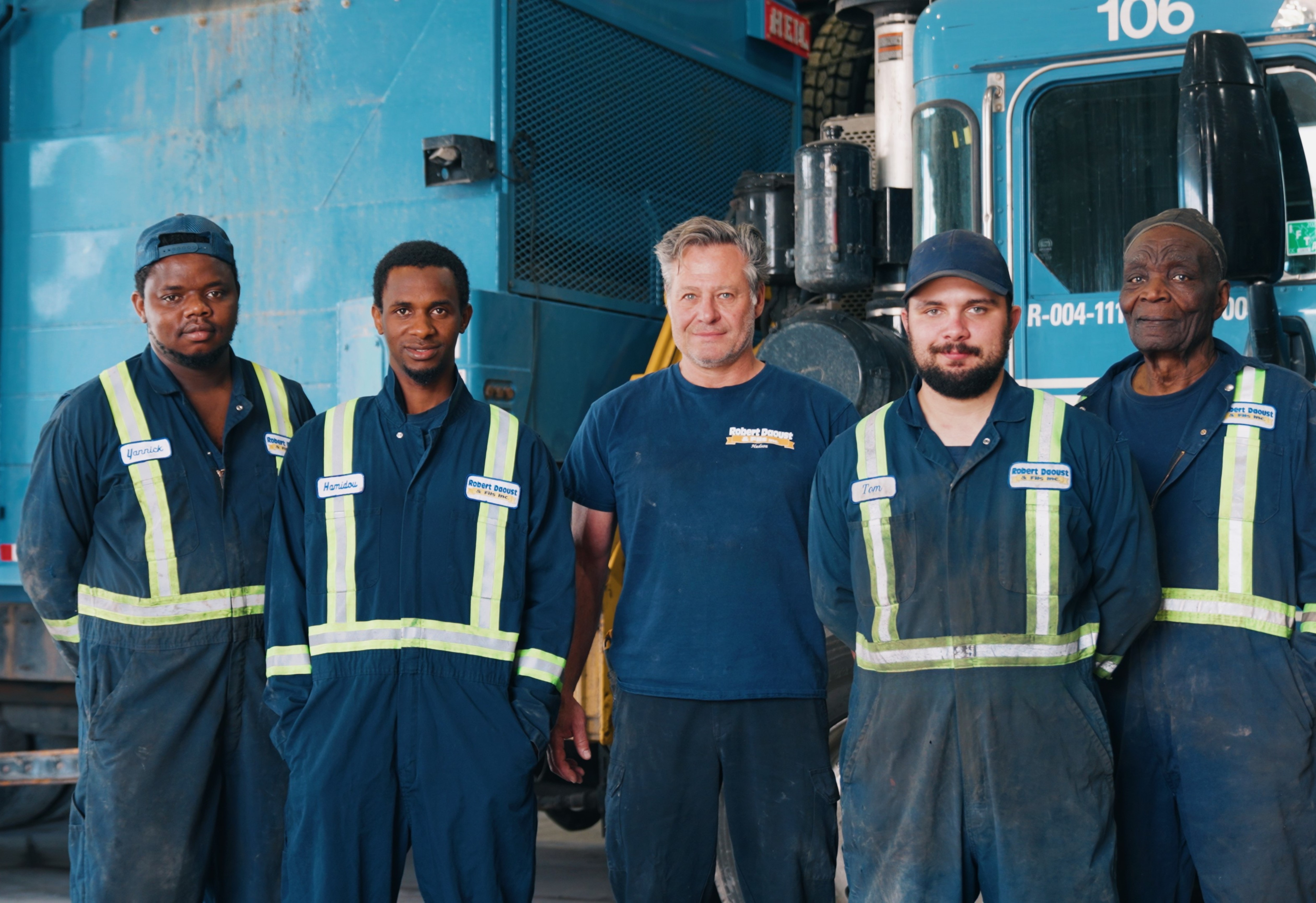 Chauffeur de camion souriant